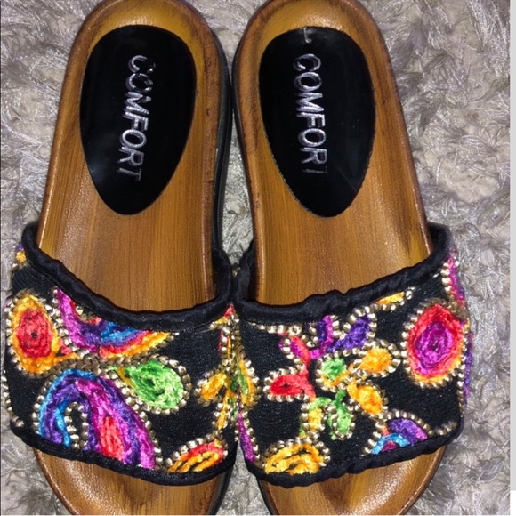 The cutest platform sandals✨ - Picture 3 of 4